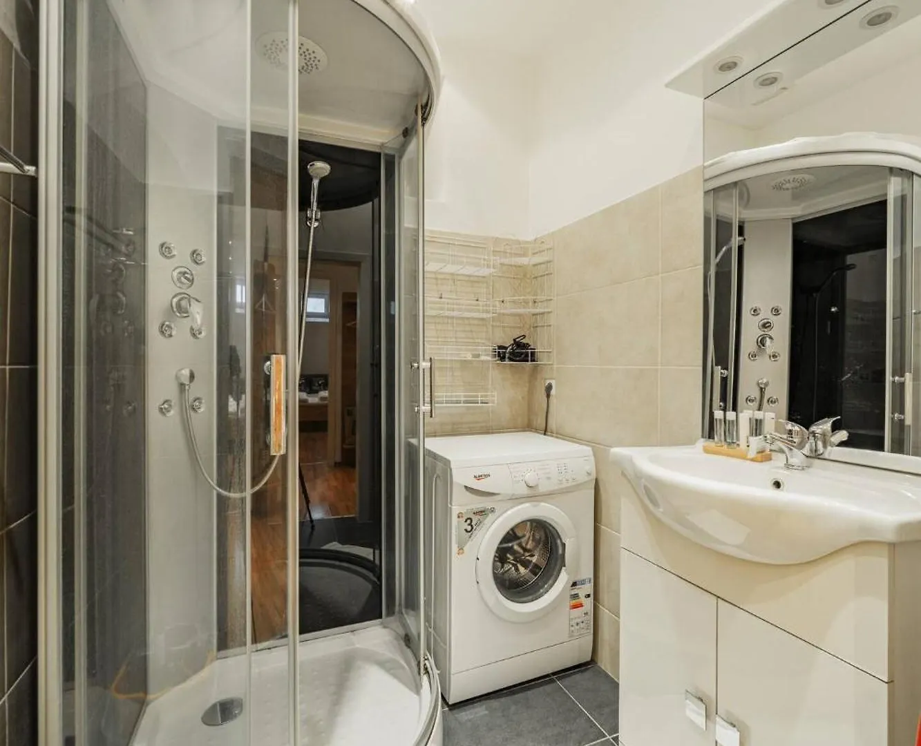 City Belvedere Apartment Vienna